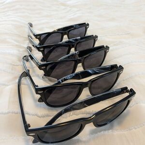 5 pairs of VIBE sunglasses ! Brand new